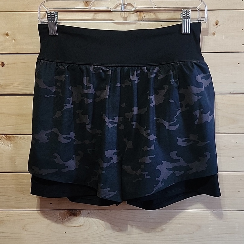 Spanx Women's Camo Shorts Size Medium